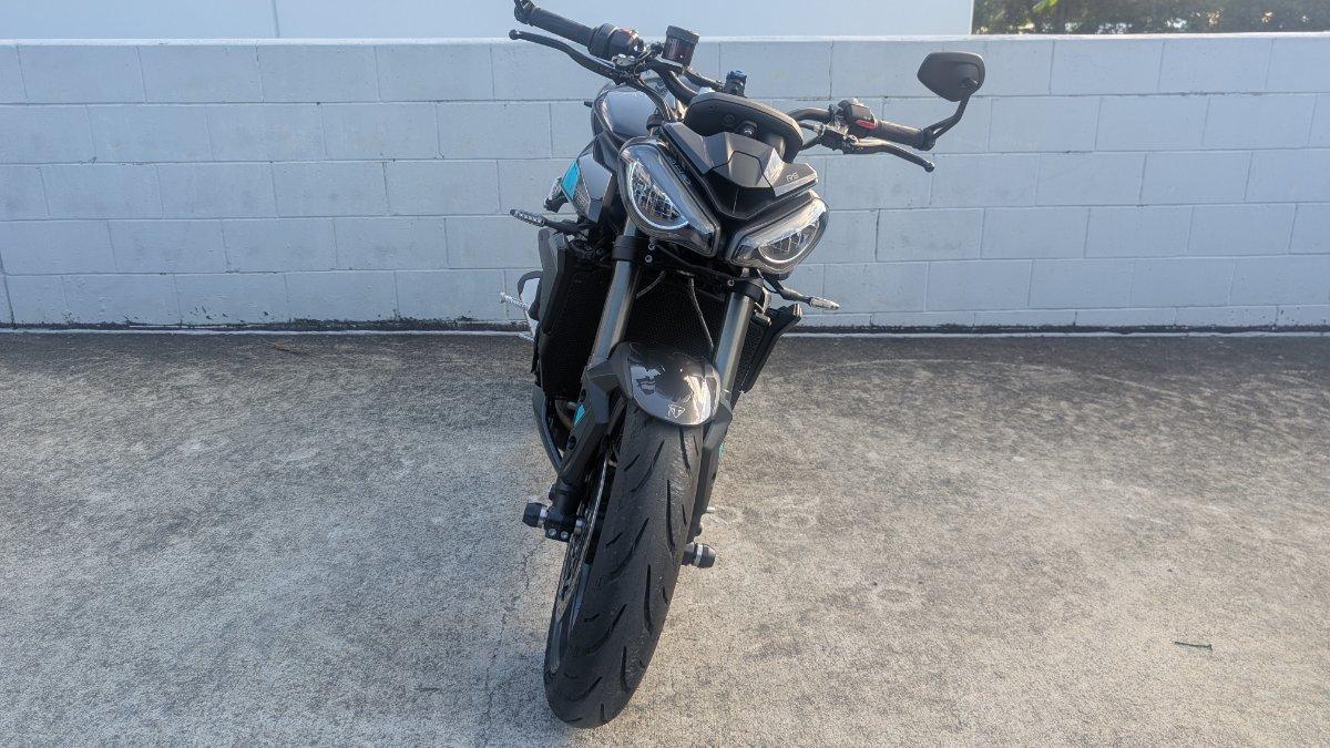 2025 TRIUMPH STREET TRIPLE RS ROAD