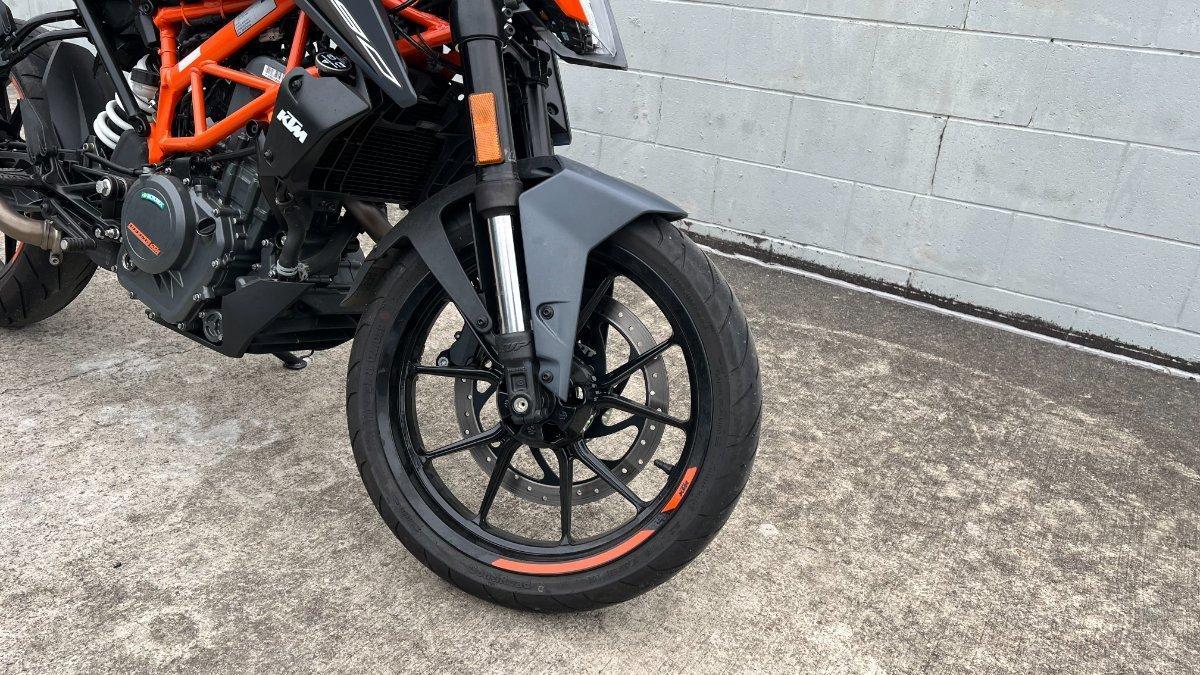 2023 KTM 390 DUKE ROAD