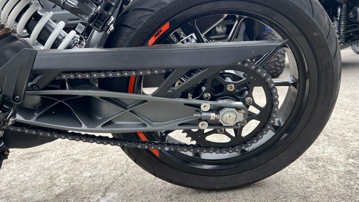 2023 KTM 390 DUKE ROAD