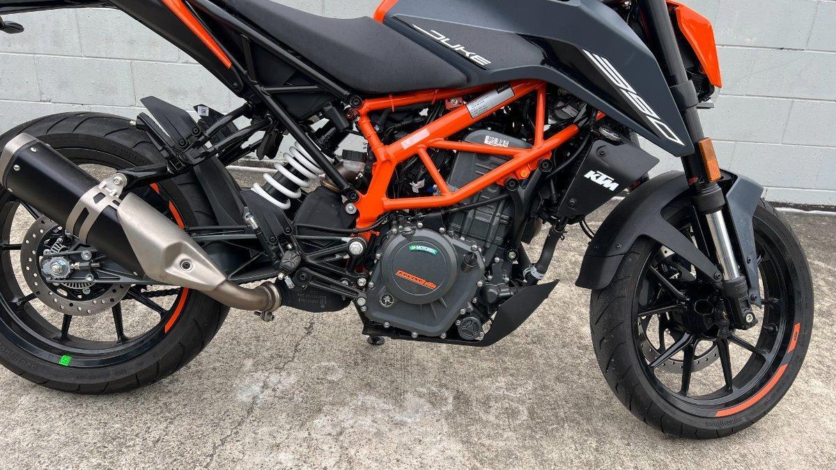 2023 KTM 390 DUKE ROAD