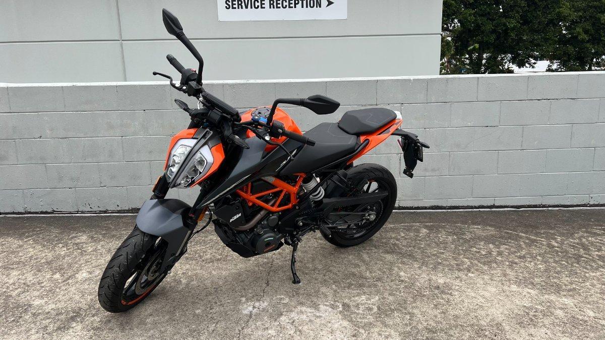 2023 KTM 390 DUKE ROAD