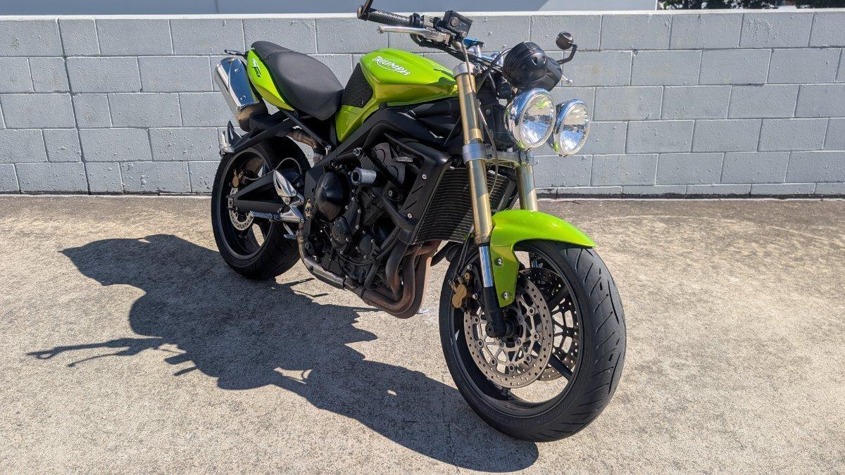 2009 TRIUMPH STREET TRIPLE 675 ROAD