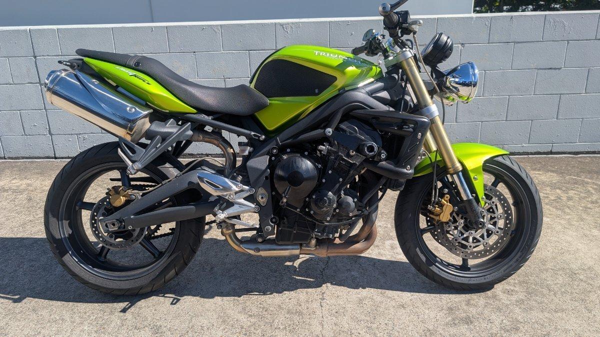 2009 TRIUMPH STREET TRIPLE 675 ROAD