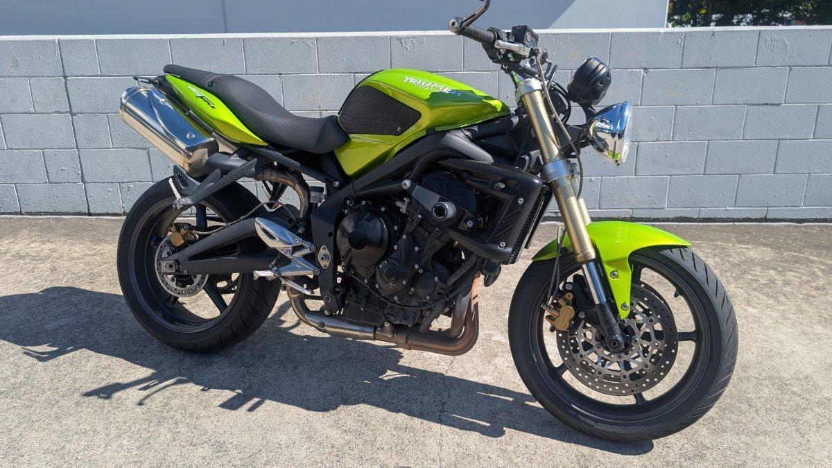 2009 TRIUMPH STREET TRIPLE 675 ROAD