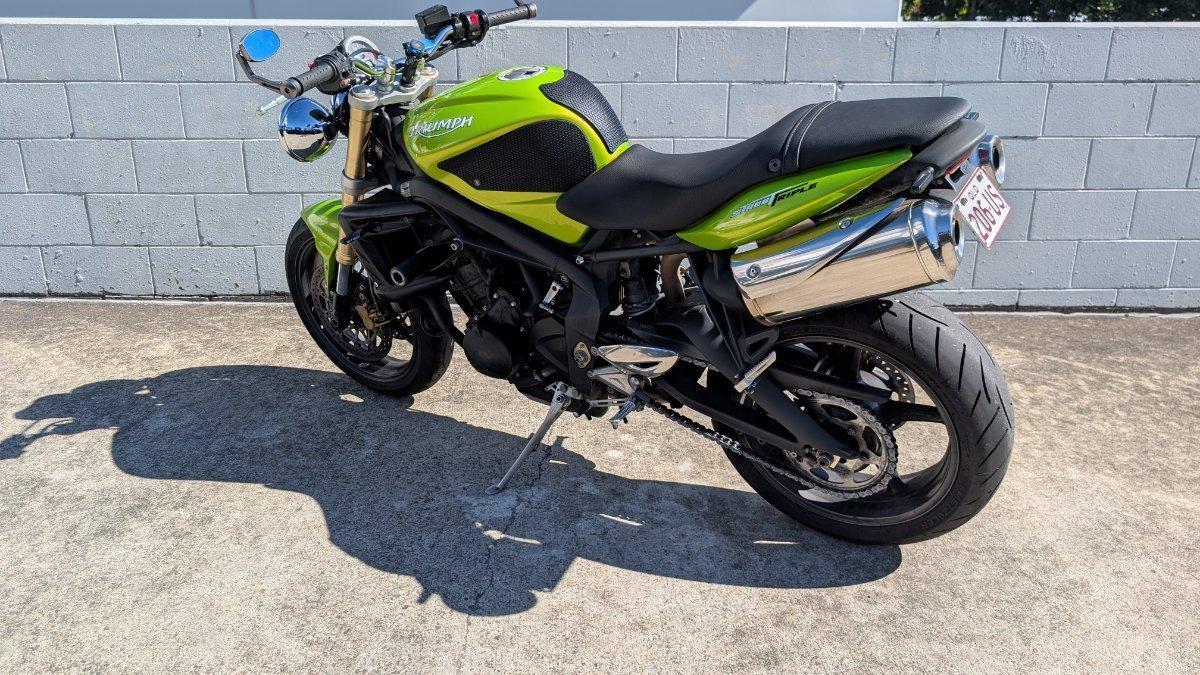 2009 TRIUMPH STREET TRIPLE 675 ROAD