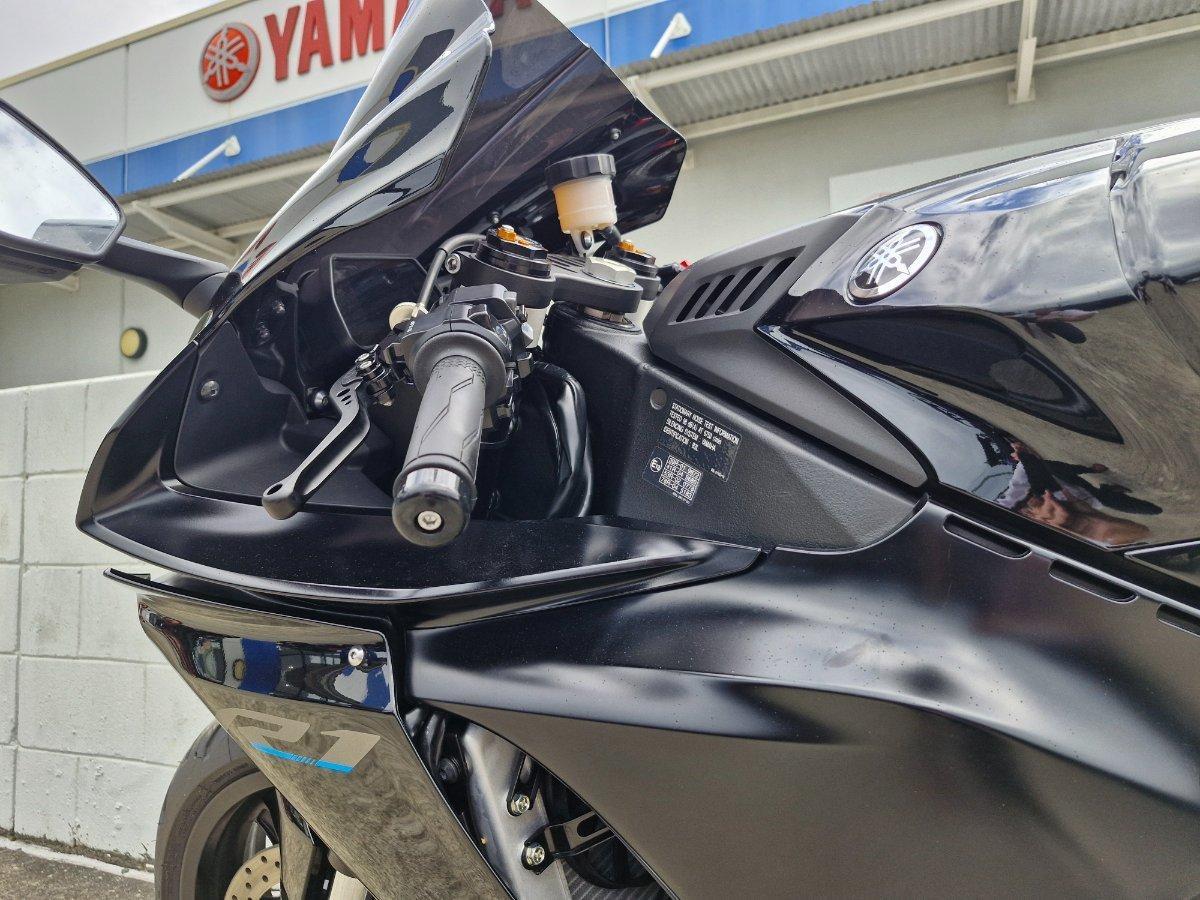 2023 YAMAHA YZF-R1 SPORTS
