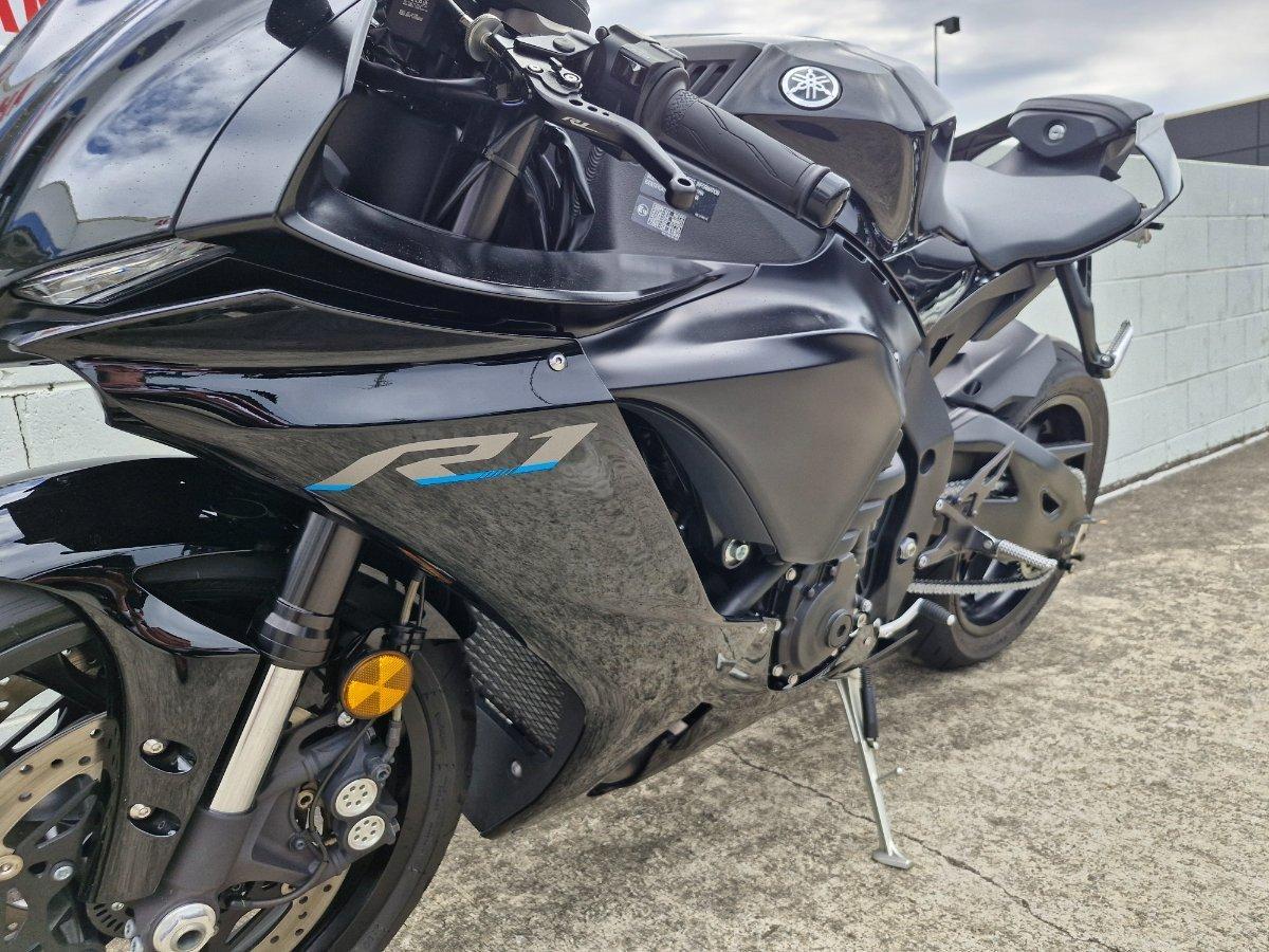 2023 YAMAHA YZF-R1 SPORTS
