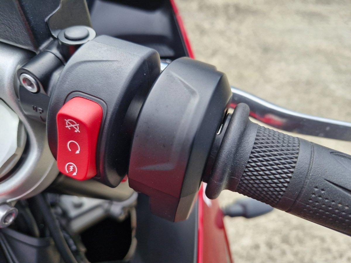 2025 TRIUMPH DAYTONA 660 (LAMS) ROAD