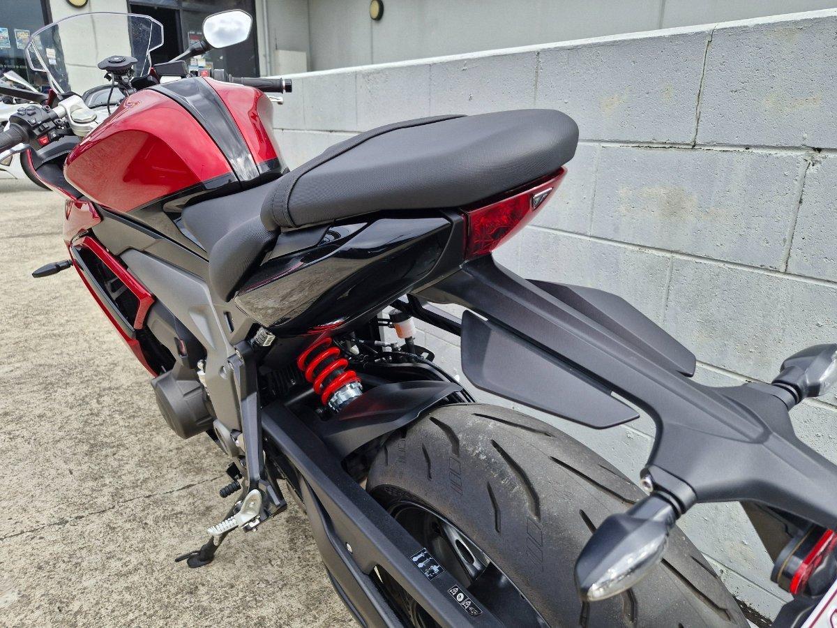 2025 TRIUMPH DAYTONA 660 (LAMS) ROAD