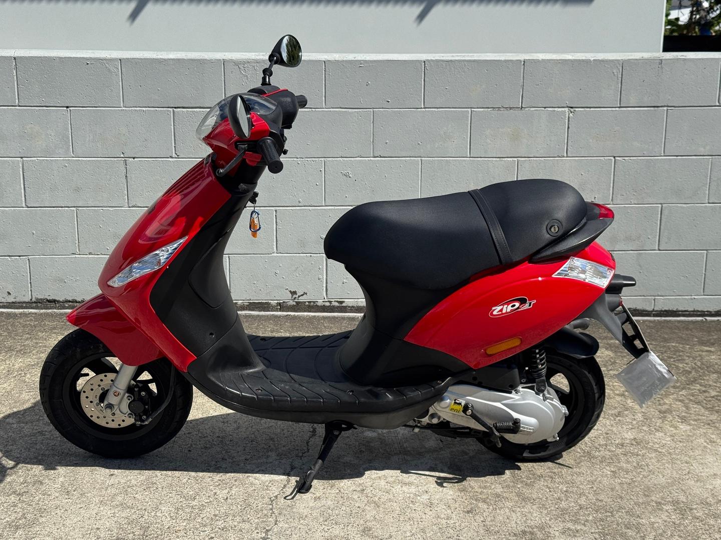 2013 PIAGGIO ZIP 50 SCOOTER