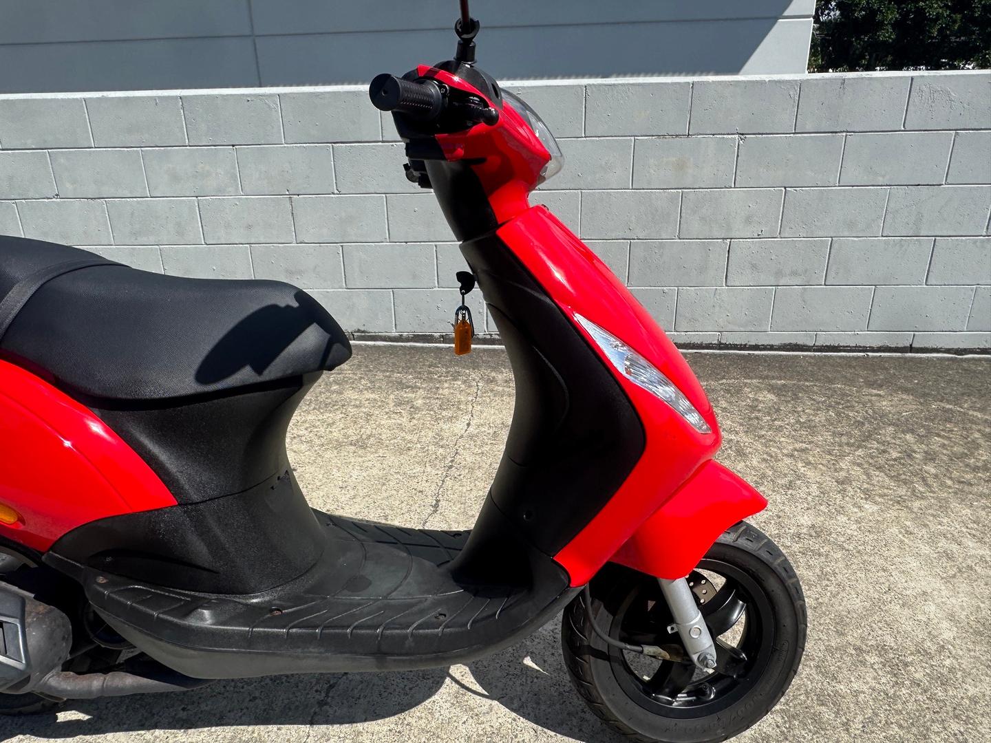 2013 PIAGGIO ZIP 50 SCOOTER