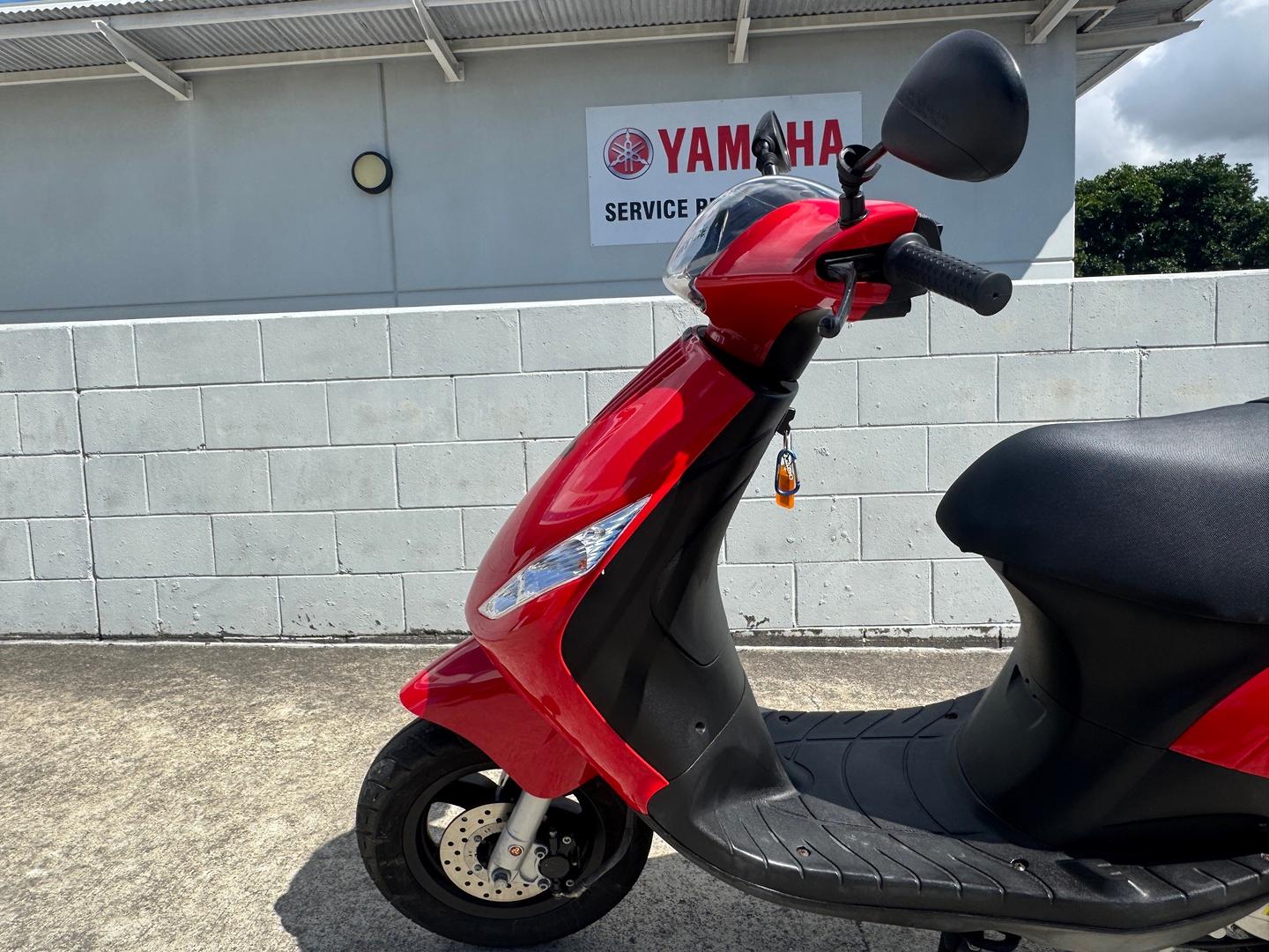 2013 PIAGGIO ZIP 50 SCOOTER