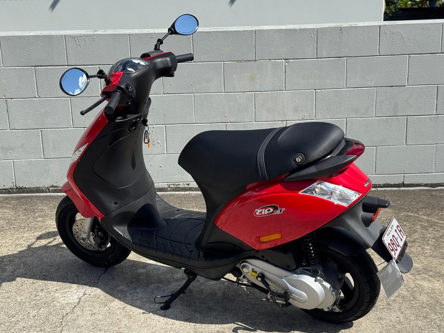 2013 PIAGGIO ZIP 50 SCOOTER