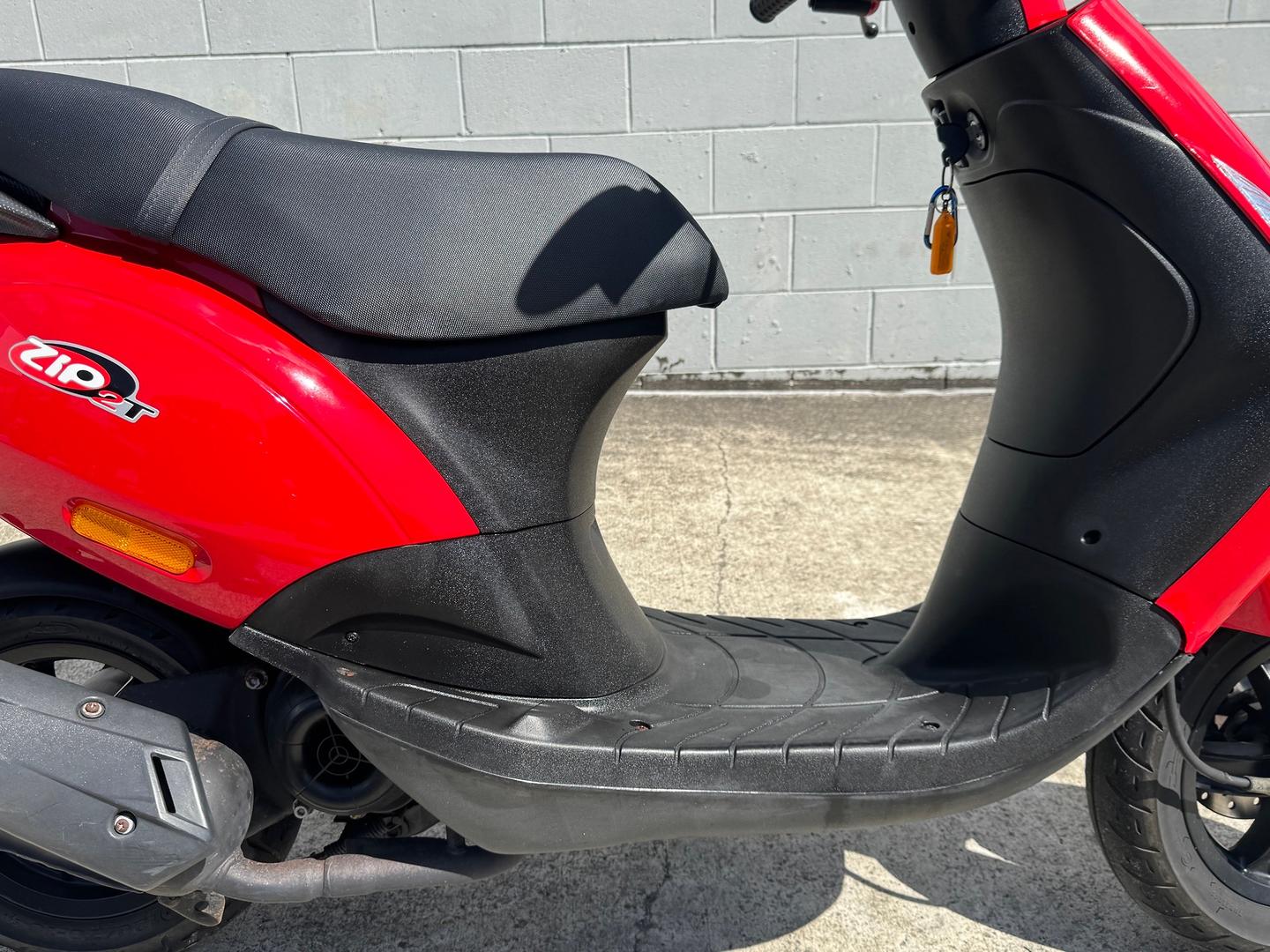 2013 PIAGGIO ZIP 50 SCOOTER