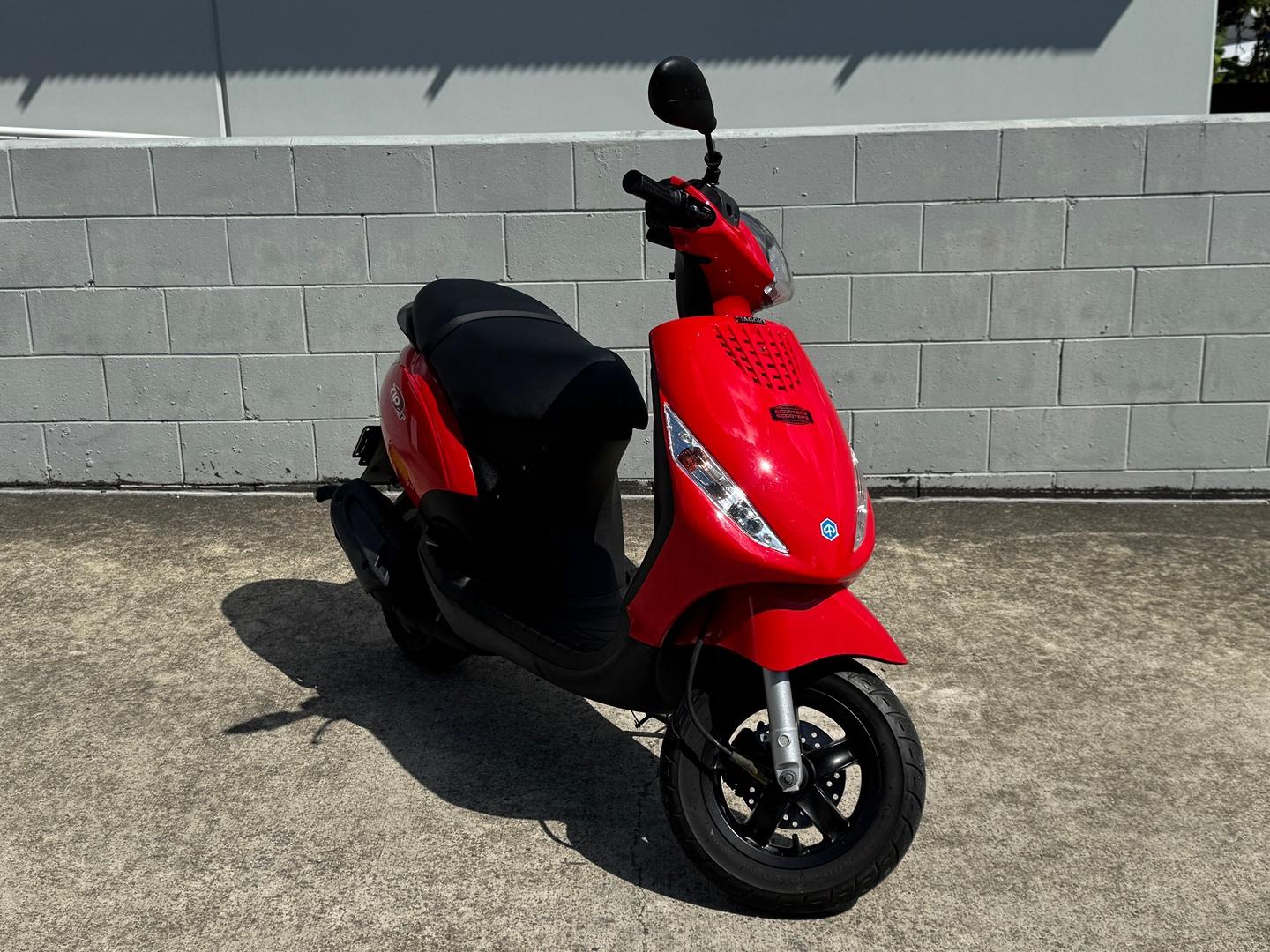 2013 PIAGGIO ZIP 50 SCOOTER