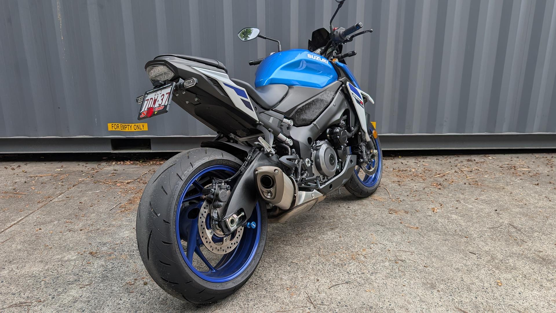 2024 SUZUKI GSX-S1000 ROAD
