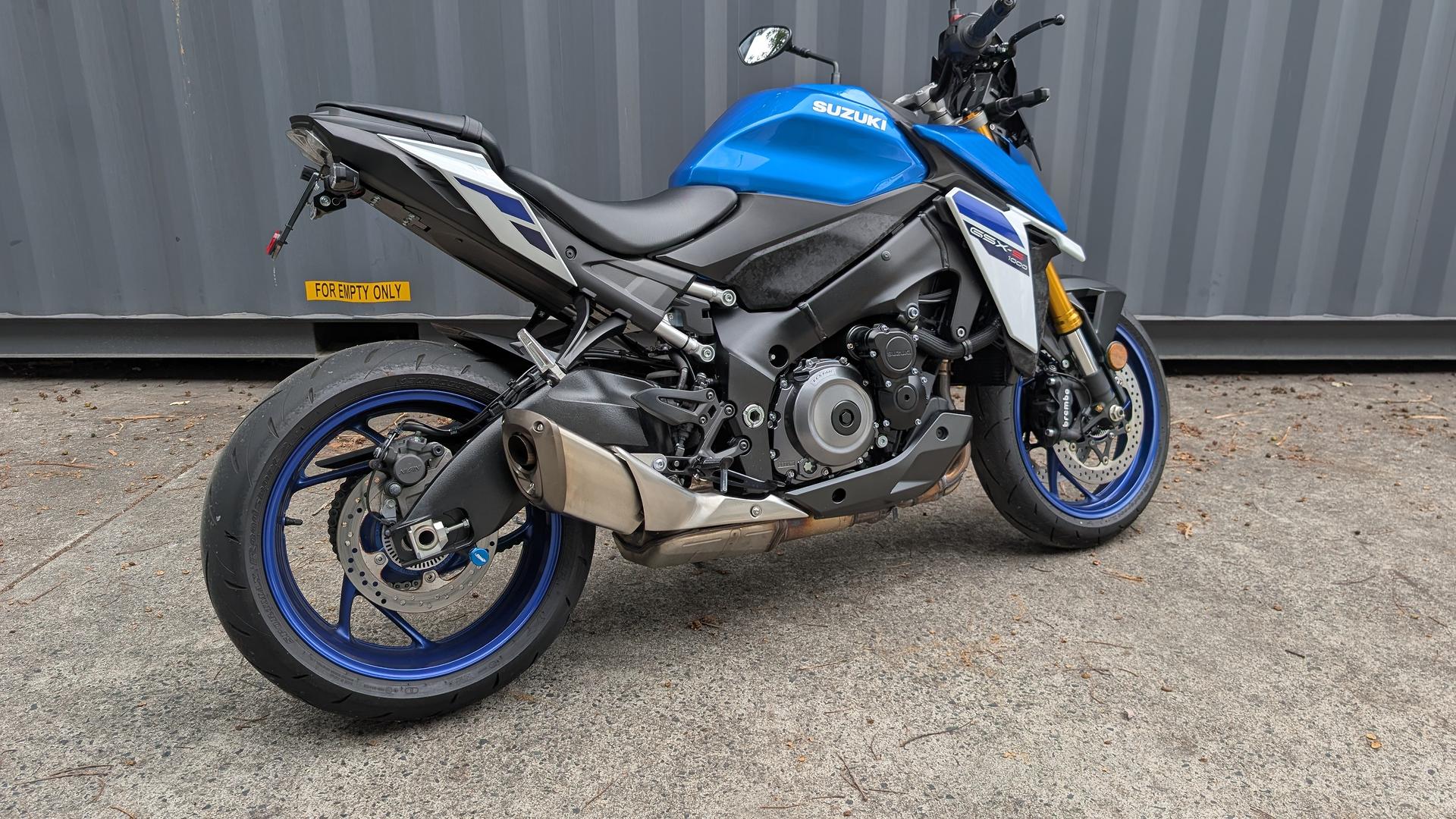 2024 SUZUKI GSX-S1000 ROAD