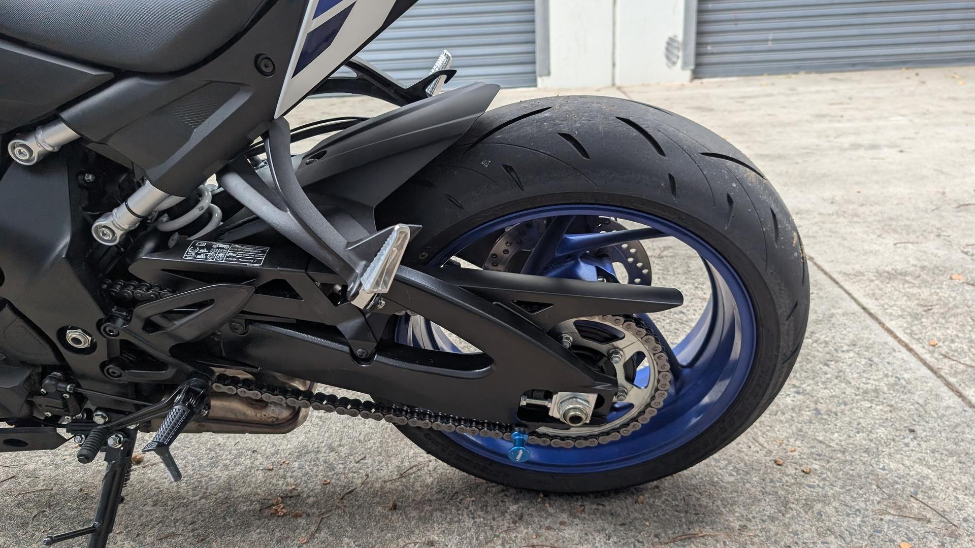 2024 SUZUKI GSX-S1000 ROAD