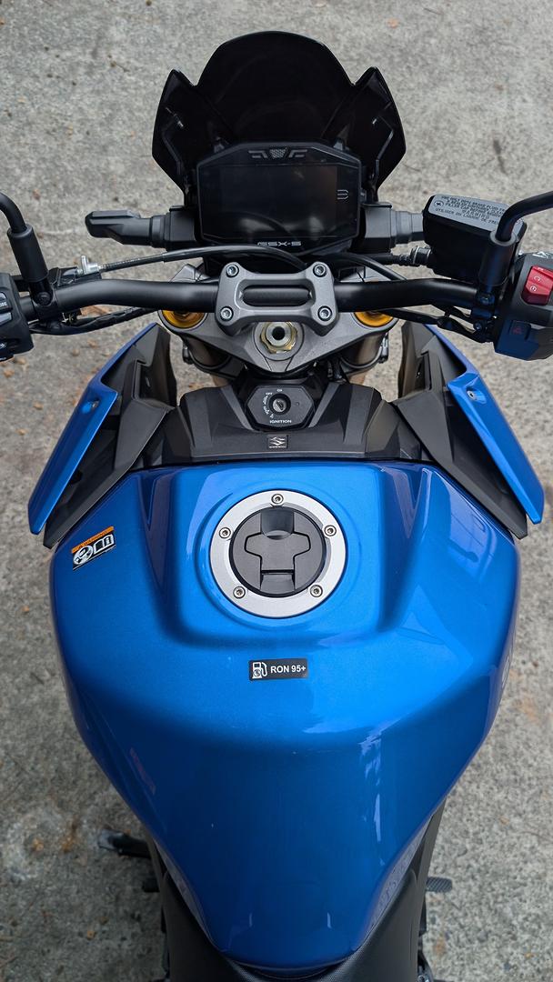 2024 SUZUKI GSX-S1000 ROAD