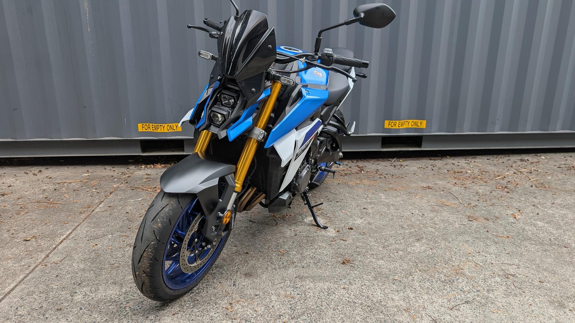 2024 SUZUKI GSX-S1000 ROAD
