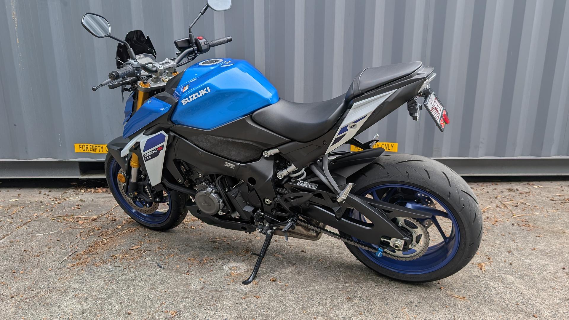 2024 SUZUKI GSX-S1000 ROAD