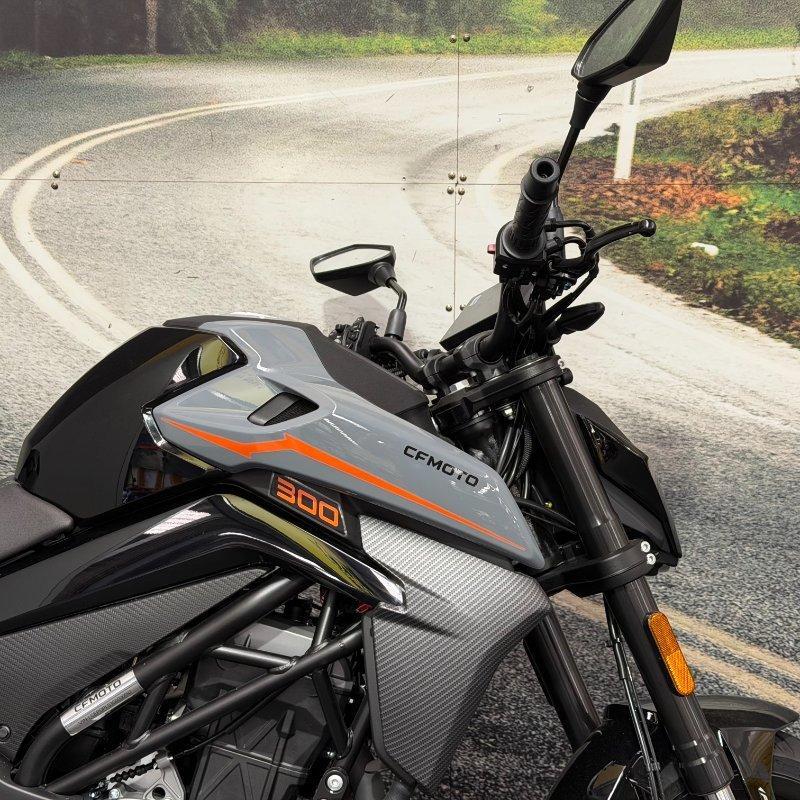 2025 CF MOTO 300 NK ABS ROAD