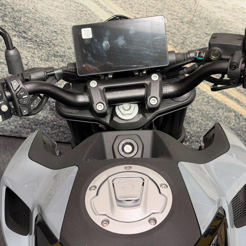 2025 CF MOTO 300 NK ABS ROAD