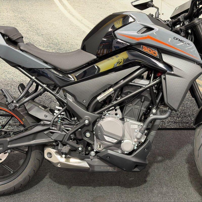 2025 CF MOTO 300 NK ABS ROAD