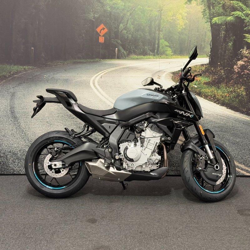 2025 CF MOTO 675 NK ROAD