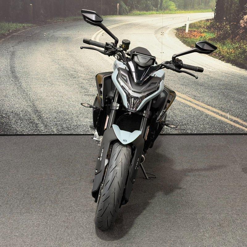 2025 CF MOTO 675 NK ROAD