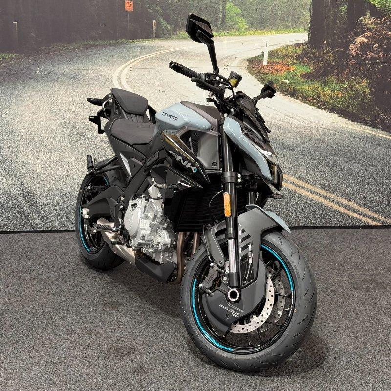 2025 CF MOTO 675 NK ROAD