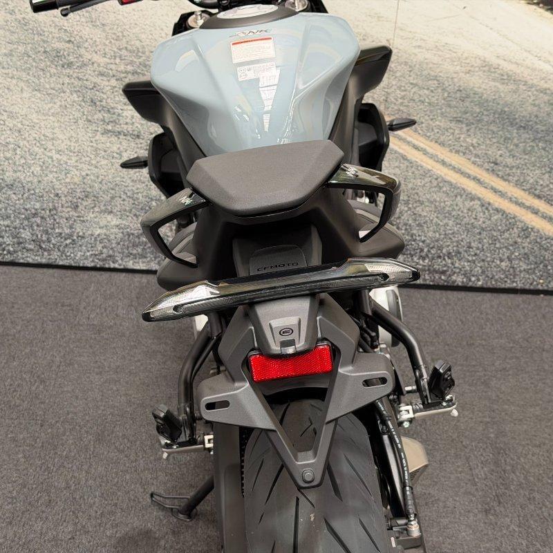 2025 CF MOTO 675 NK ROAD
