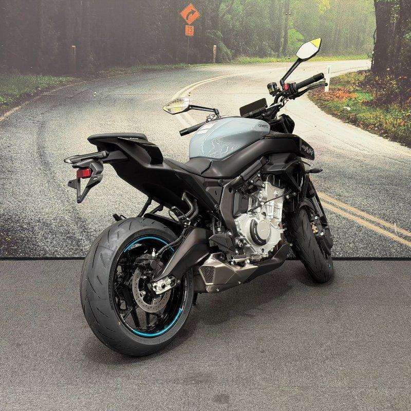 2025 CF MOTO 675 NK ROAD