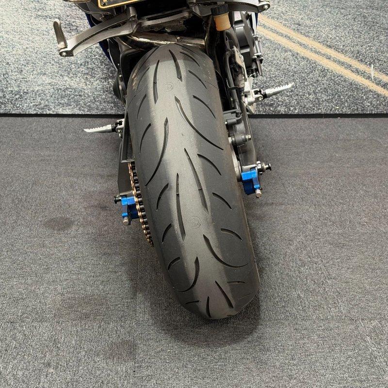 2010 YAMAHA YZF-R1 SPORTS