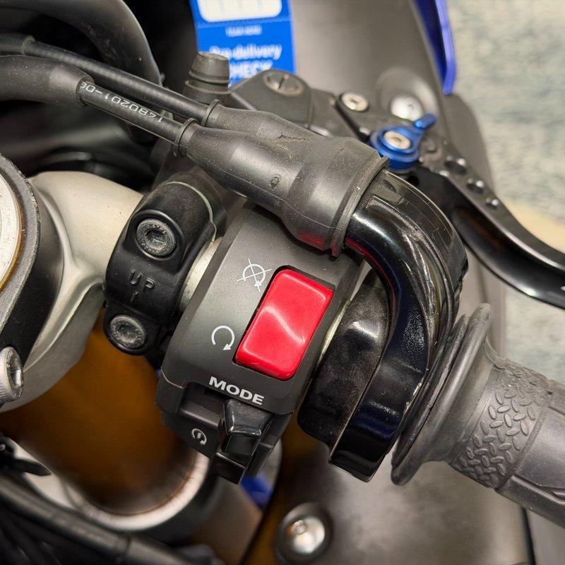 2010 YAMAHA YZF-R1 SPORTS