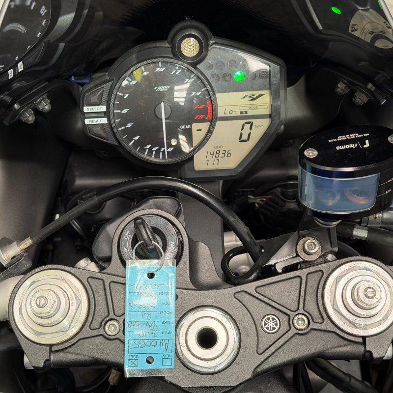 2010 YAMAHA YZF-R1 SPORTS