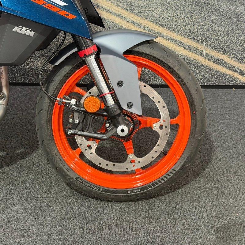 2024 KTM 390 DUKE ROAD