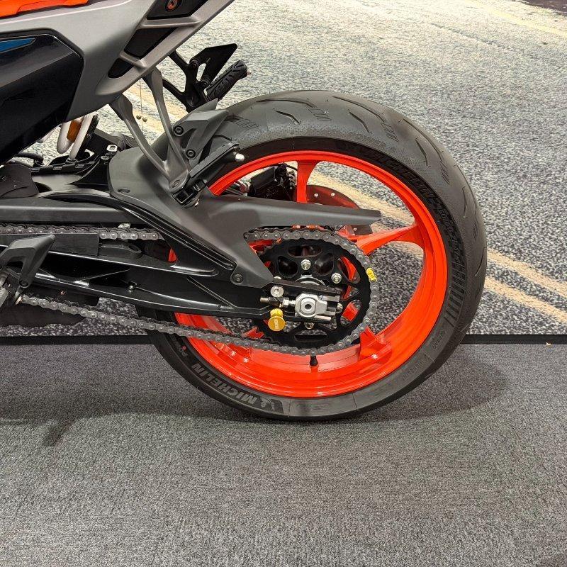 2024 KTM 390 DUKE ROAD
