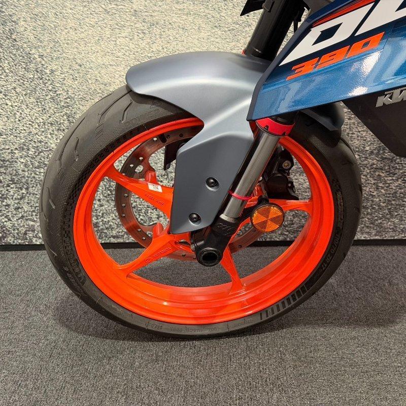 2024 KTM 390 DUKE ROAD