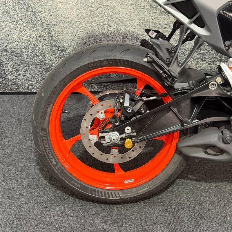 2024 KTM 390 DUKE ROAD