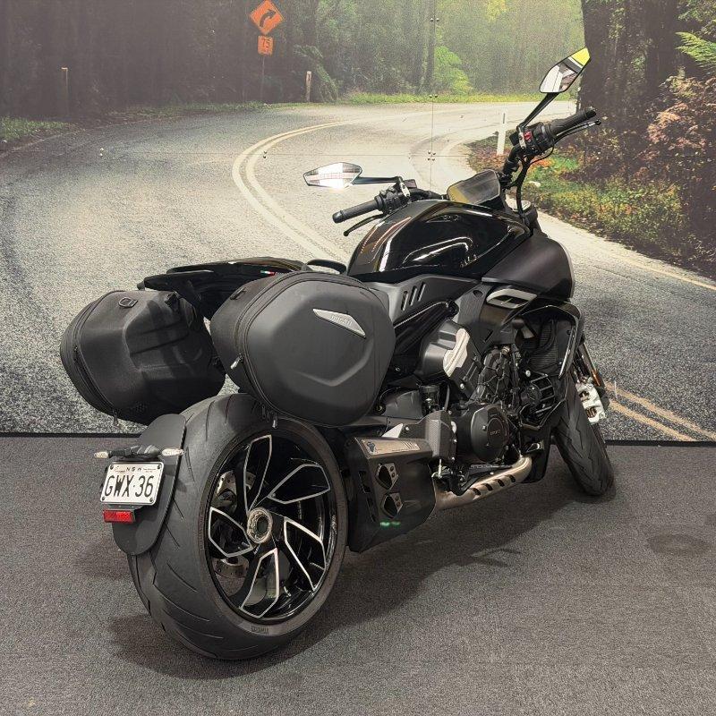 2022 DUCATI DIAVEL V4 CRUISER