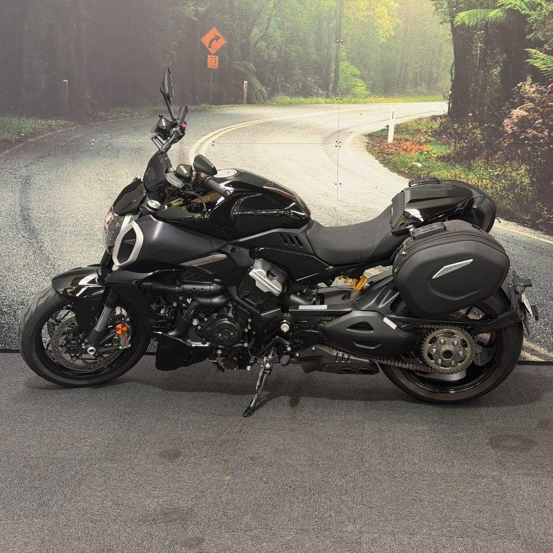 2022 DUCATI DIAVEL V4 CRUISER
