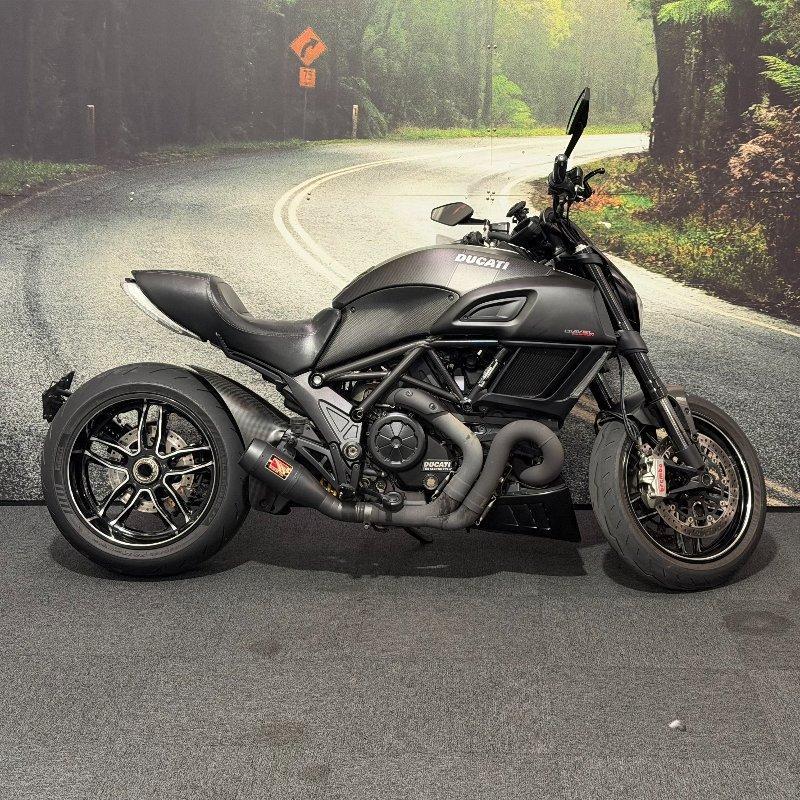 2016 DUCATI DIAVEL CARBON CRUISER