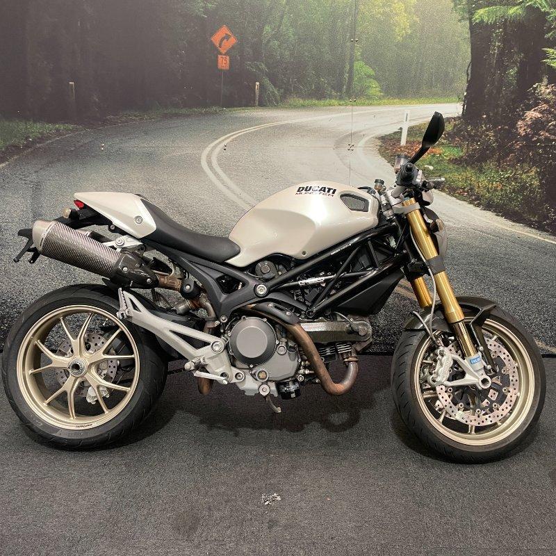 2009 DUCATI MONSTER 1100 S ROAD