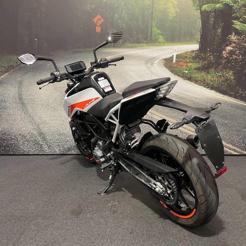2022 KTM 390 DUKE ROAD