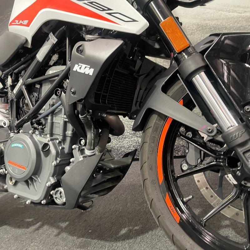 2022 KTM 390 DUKE ROAD