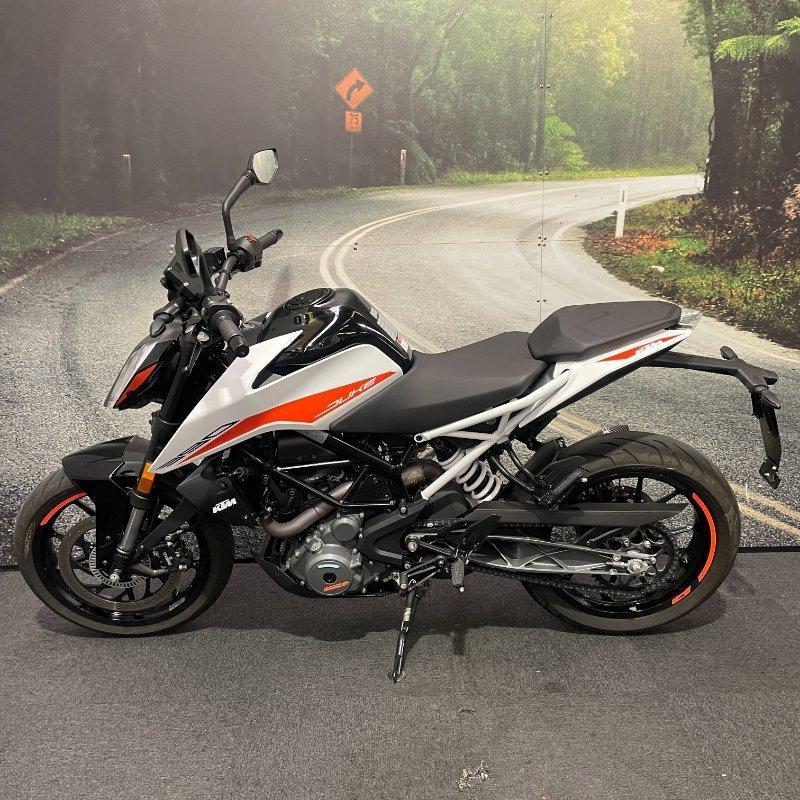 2022 KTM 390 DUKE ROAD