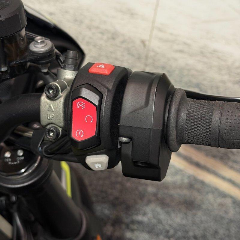 2022 TRIUMPH STREET TRIPLE RS ROAD