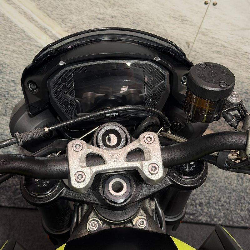2022 TRIUMPH STREET TRIPLE RS ROAD
