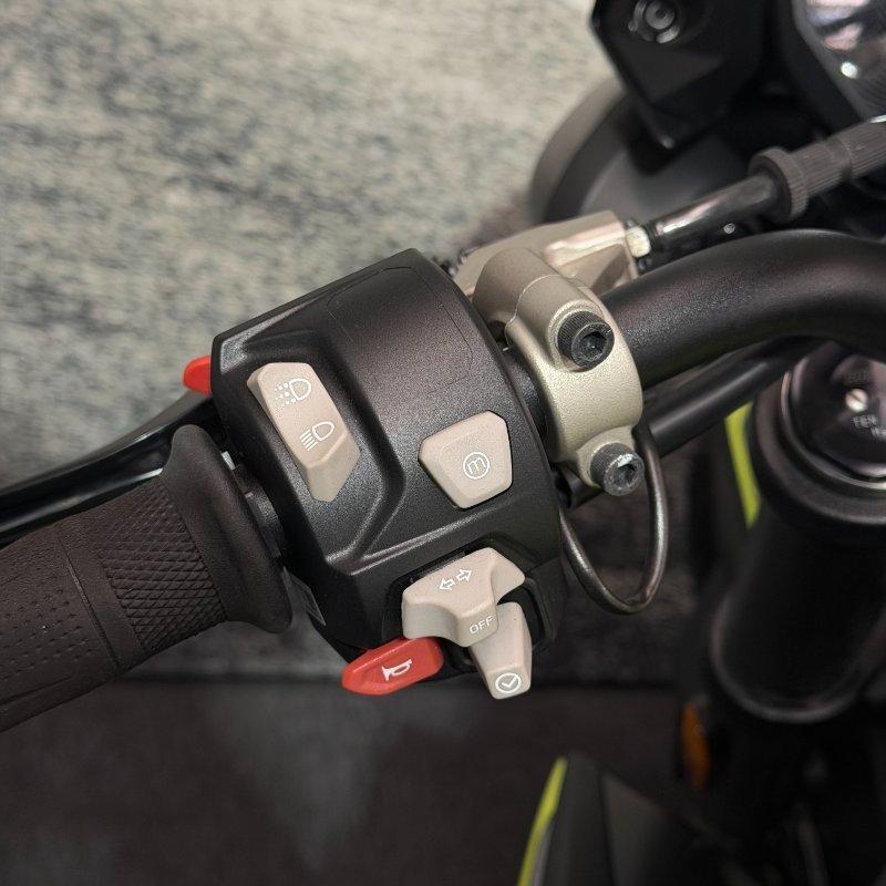2022 TRIUMPH STREET TRIPLE RS ROAD
